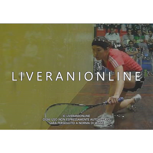 (101120) -- GUANGZHOU, Nov. 20, 2010 () -- Chan Ho Ling of Hong Kong of China competes during the women\'s individual Squash semifinals against Au Wing Chi of Hong Kong of China at the 16th Asian Games in Guangzhou, south China\'s Guangdong Province, Nov. 20, 2010. Chan Ho Ling lost the match by 1-3 and got the bronze medal. (/Wang Lei) ©photoshot/Agenzia Aldo Liverani Sas - ITALY ONLY - CINA: 16mi Giochi Asiatici