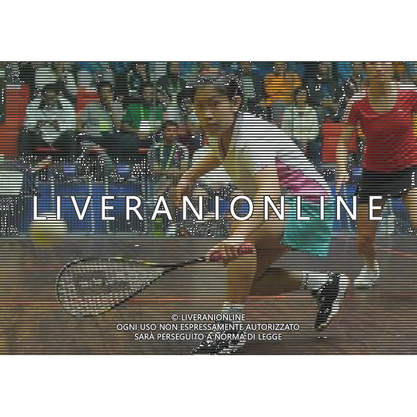 (101120) -- GUANGZHOU, Nov. 20, 2010 () -- Au Wing Chi (front) of Hong Kong of China competes during the women\'s individual Squash semifinals against Chan Ho Ling of Hong Kong of China at the 16th Asian Games in Guangzhou, south China\'s Guangdong Province, Nov. 20, 2010. Au Wing Chi won the match by 3-1 and entered the final. (/Wang Lei) ©photoshot/Agenzia Aldo Liverani Sas - ITALY ONLY - CINA: 16mi Giochi Asiatici