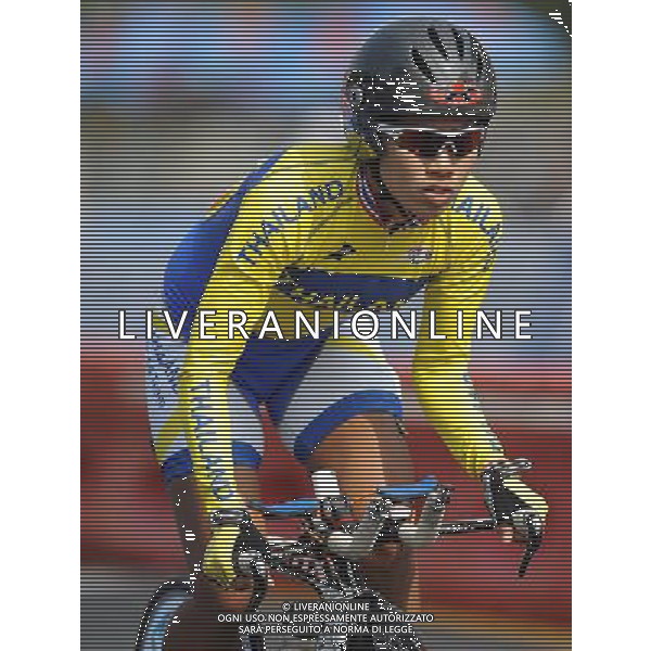 (101120) -- GUANGZHOU, Nov. 20, 2010 () -- Chanpeng Nontasin of Thailand competes during the women\'s individual time trial of cycling road at the 16th Asian Games in Guangzhou, south China\'s Guangdong Province, Nov. 20, 2010. Chanpeng Nontasin won the bronze with 51 minutes 37.11 seconds. (/Li Ga) ©photoshot/Agenzia Aldo Liverani Sas - ITALY ONLY - CINA: 16mi Giochi Asiatici