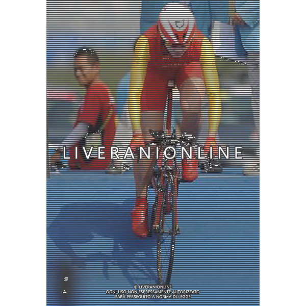 (101120) -- GUANGZHOU, Nov. 20, 2010 () -- Jiang Fan of China starts during the women\'s individual time trial of cycling road at the 16th Asian Games in Guangzhou, south China\'s Guangdong Province, Nov. 20, 2010. Jiang Fan won the silver with 50 minutes 4.62 seconds. (/Li Ga) ©photoshot/Agenzia Aldo Liverani Sas - ITALY ONLY - CINA: 16mi Giochi Asiatici