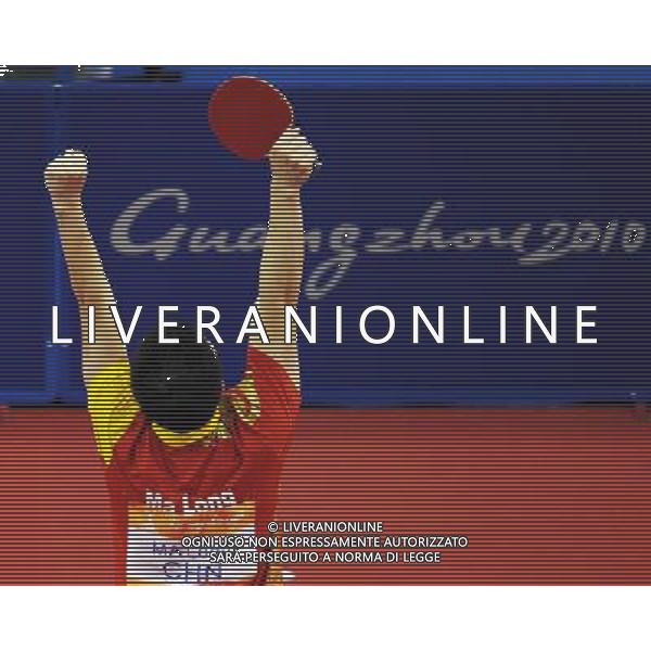 (101120) -- GUANGZHOU, Nov. 20, 2010 () -- China\'s Ma Long celebrates during the men\'s singles semifinal of table tennis against South Korea\'s Joo Saehyuk at the 16th Asian Games in Guangzhou, south China\'s Guangdong Province, Nov. 20, 2010. Ma Long won by 4-0 and advanced to the final. (/Xu Jiajun) ©photoshot/Agenzia Aldo Liverani Sas - ITALY ONLY - CINA: 16mi Giochi Asiatici