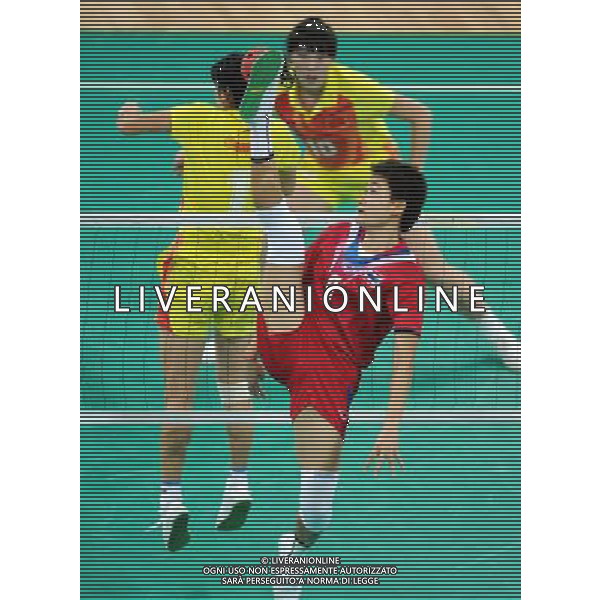 (101120) -- GUANGZHOU, Nov. 20, 2010 () -- Thailand\'s Tidawan Daosakul (front) competes in the women\'s team final of Sepaktakraw against China at the 16th Asian Games in Guangzhou, south China\'s Guangdong Province, Nov. 20, 2010. Thailand won by 2-0 and claimed the title of the event. (/Yan Yan) ©photoshot/Agenzia Aldo Liverani Sas - ITALY ONLY - CINA: 16mi Giochi Asiatici