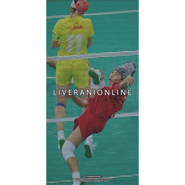 (101120) -- GUANGZHOU, Nov. 20, 2010 () -- Thailand\'s Daranee Wongcharern (R) competes in the women\'s team final of Sepaktakraw against China at the 16th Asian Games in Guangzhou, south China\'s Guangdong Province, Nov. 20, 2010. Thailand won by 2-0 and claimed the title of the event. (/Yan Yan) ©photoshot/Agenzia Aldo Liverani Sas - ITALY ONLY - CINA: 16mi Giochi Asiatici