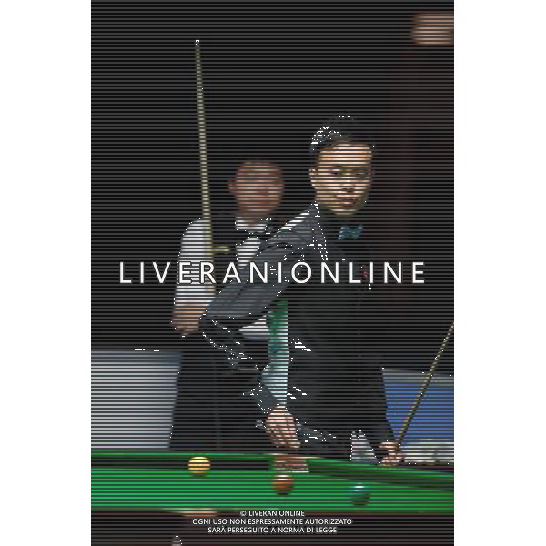 (101120) -- GUANGZHOU, Nov. 20, 2010 () -- Gold medalist Fu Ka Chun Marco of Hong Kong of China looks on during the men\'s snooker singles final against Ding Junhui of China at the 16th Asian Games in Guangzhou, south China\'s Guangdong Province, Nov. 20, 2010. Fu Ka Chun Marco won the gold after beating Ding 4-2. (/Jiang Kehong) ©photoshot/Agenzia Aldo Liverani Sas - ITALY ONLY - CINA: 16mi Giochi Asiatici