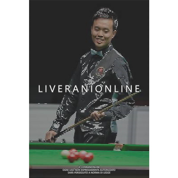(101120) -- GUANGZHOU, Nov. 20, 2010 () -- Gold medalist Fu Ka Chun Marco of Hong Kong of China smiles during the men\'s snooker singles final against Ding Junhui of China at the 16th Asian Games in Guangzhou, south China\'s Guangdong Province, Nov. 20, 2010. Fu Ka Chun Marco won the gold after beating Ding 4-2. (/Jiang Kehong) ©photoshot/Agenzia Aldo Liverani Sas - ITALY ONLY - CINA: 16mi Giochi Asiatici