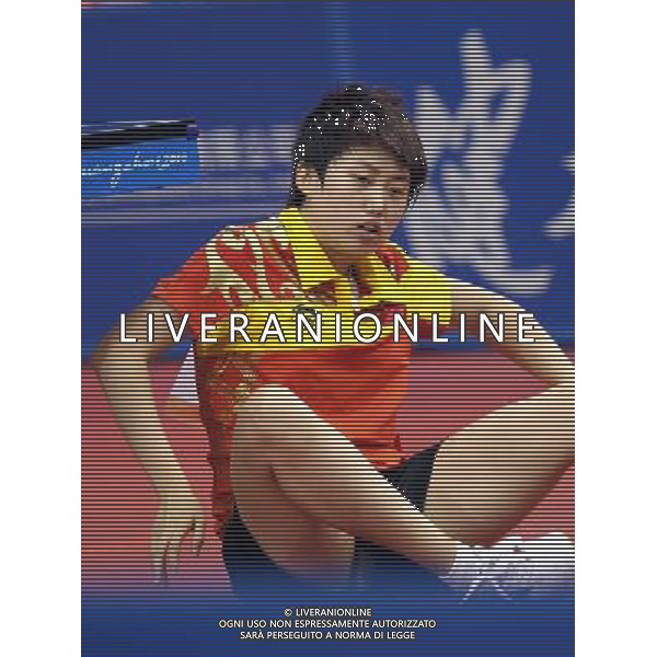 (101120) -- GUANGZHOU, Nov. 20, 2010 () -- Guo Yue of China falls during the women\'s singles final of table tennis against Li Xiaoxia of China at the 16th Asian Games in Guangzhou, south China\'s Guangdong Province, Nov. 20, 2010. Guo Yue lost 3-4 to get the silver medal. (/Fan Jun) ©photoshot/Agenzia Aldo Liverani Sas - ITALY ONLY - CINA: 16mi Giochi Asiatici