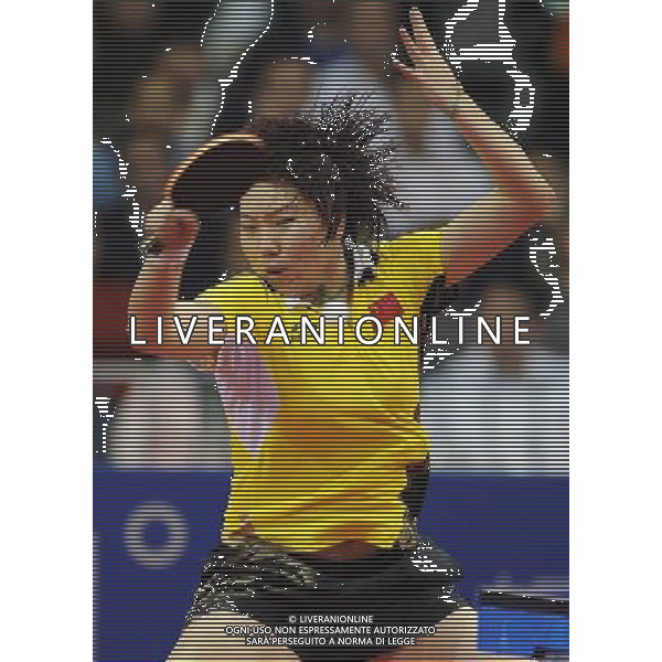 (101120) -- GUANGZHOU, Nov. 20, 2010 () -- Li Xiaoxia of China competes during the women\'s singles final of table tennis competition against Guo Yue of China at the 16th Asian Games in Guangzhou, south China\'s Guangdong Province, Nov. 20, 2010. Li Xiaoxia won 4-3 to get the gold medal. (/Xu Jiajun) ©photoshot/Agenzia Aldo Liverani Sas - ITALY ONLY - CINA: 16mi Giochi Asiatici