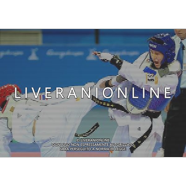 (101120) -- GUANGZHOU, Nov. 20, 2010 () -- Xu Yongzeng(R) of China fights against Pen-Ek Karaket of Thailand during the semifinal of men\'s under 58kg of taekwondo at the 16th Asian Games in Guangzhou, south China\'s Guangdong Province, Nov. 20, 2010. Xu lost the match and took the bronze. (/Chen Kai)(wll) ©photoshot/Agenzia Aldo Liverani Sas - ITALY ONLY - CINA: 16mi Giochi Asiatici