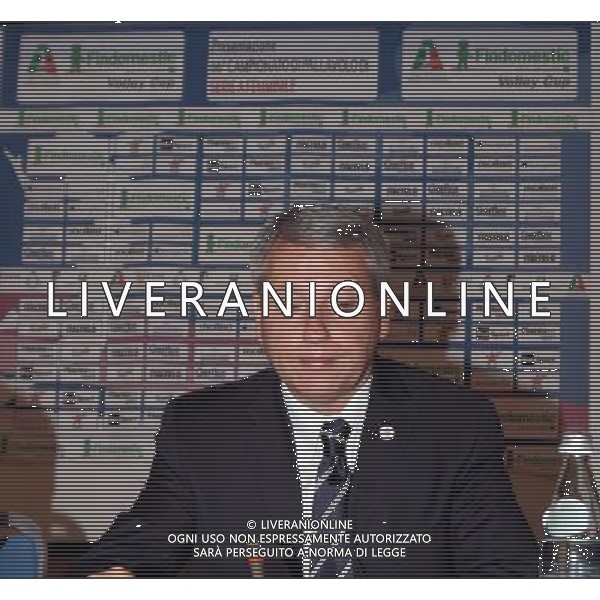 MILANO 21/11/2010 HOTEL HILTON CONFERENZA STAMPA DI PRESENTAZIONE DEL CALENDARIO DEL 66 CAMPIONATO DI VOLLEY FEMMINILE NELLA FOTO PRESIDENTE LEGA VOLLEY FEMMINILE ONOREVOLE MAURO FABRIS PH.FIOCHI/AG ALDO LIVERANI SA