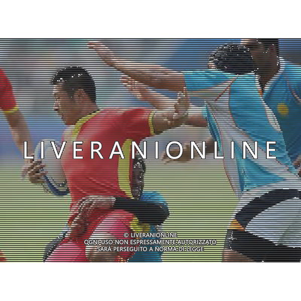 (101121) -- GUANGZHOU, Nov. 21, 2010 () -- Jin Ye(L) of China vies with a player of India during their Men\'s Preliminary Round Pool B Match of Rugby at the 16th Asian Games in Guangzhou, south China\'s Guangdong Province, Nov. 21, 2010. China won 61-0. (/Chen Kai)(wll) ©photoshot/Agenzia Aldo Liverani Sas - ITALY ONLY - CINA: 16mi Giochi Asiatici