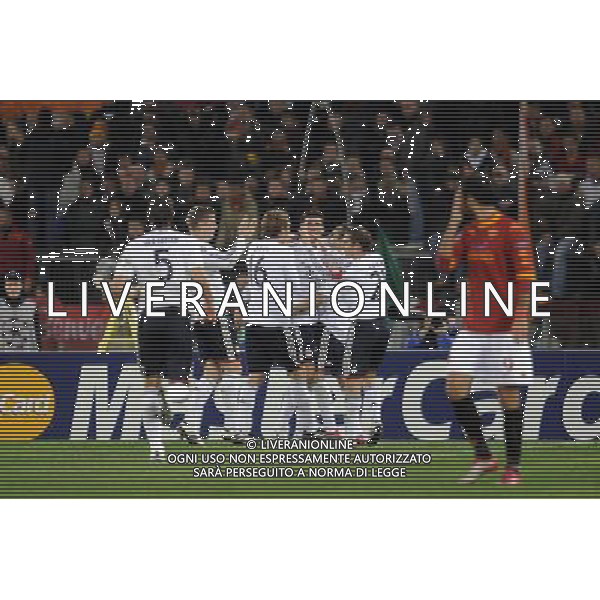 Roma - 23/11/2010 - Stadio Olimpico - Uefa Champions League 2010-2011 - Fase a gironi - Gruppo E - Roma vs Bayern - nella foto: l\'esultanza del bayern dopo il gol di gomez © Fabrizio Corradetti - ag.Aldo Liverani sas