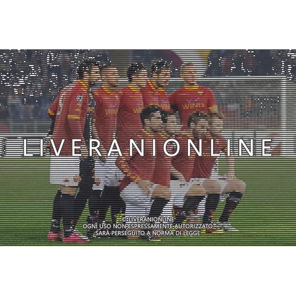 Roma - 23/11/2010 - Stadio Olimpico - Uefa Champions League 2010-2011 - Fase a gironi - Gruppo E - Roma vs Bayern - nella foto: La formazione della Roma © Fabrizio Corradetti - ag.Aldo Liverani sas