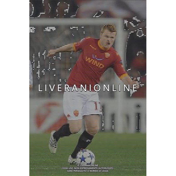 Roma - 23/11/2010 - Stadio Olimpico - Uefa Champions League 2010-2011 - Fase a gironi - Gruppo E - Roma vs Bayern - nella foto: John Arne Riise © Fabrizio Corradetti - ag.Aldo Liverani sas