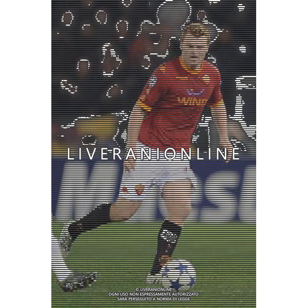 Roma - 23/11/2010 - Stadio Olimpico - Uefa Champions League 2010-2011 - Fase a gironi - Gruppo E - Roma vs Bayern - nella foto: John Arne Riise © Fabrizio Corradetti - ag.Aldo Liverani sas
