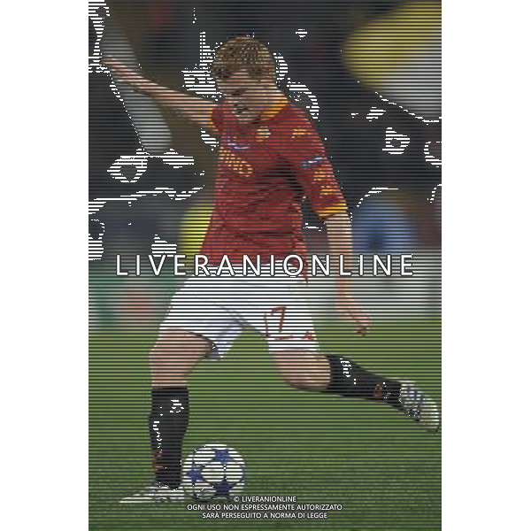 Roma - 23/11/2010 - Stadio Olimpico - Uefa Champions League 2010-2011 - Fase a gironi - Gruppo E - Roma vs Bayern - nella foto: John Arne Riise © Fabrizio Corradetti - ag.Aldo Liverani sas