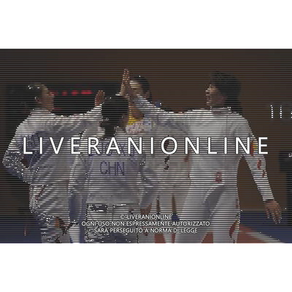 (101123) -- GUANGZHOU, Nov. 23, 2010 () -- Xu Anqi (R1) of China celebrates with teammates during the women\'s team epee semifinal against South Korea at the 16th Asian Games in Guangzhou, south China\'s Guangdong Province, Nov. 23, 2010. China won the match by 43-28 and entered the final. (/Yang Lei) ©PHOTOSHOT/Agenzia Aldo Liverani Sas - ITALY ONLY: CINA - 16mi GIOCHI OLIMPICI ASIATICI