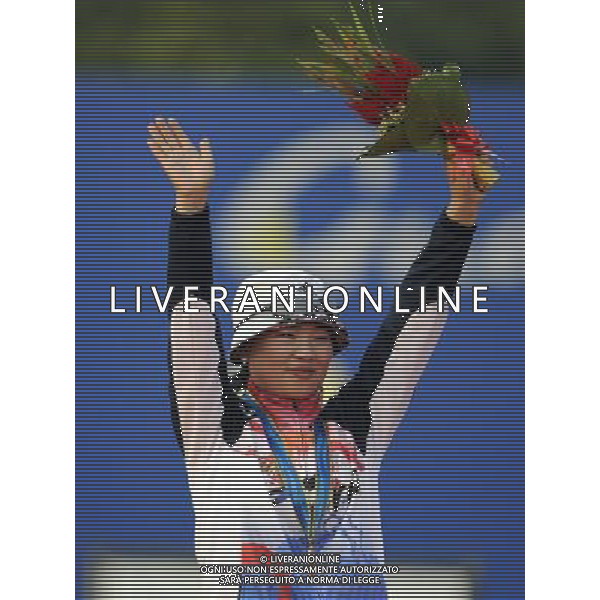 (101123) -- GUANGZHOU, Nov. 23, 2010 () -- Gold medalist South Korean Yun Ok Hee poses during the awarding ceremony for the women\'s individual of archery at the 16th Asian Games in Guangzhou, south China\'s Guangdong Province, Nov. 23, 2010.(/Gesang Dawa)(sss) ©PHOTOSHOT/Agenzia Aldo Liverani Sas - ITALY ONLY: CINA - 16mi GIOCHI OLIMPICI ASIATICI