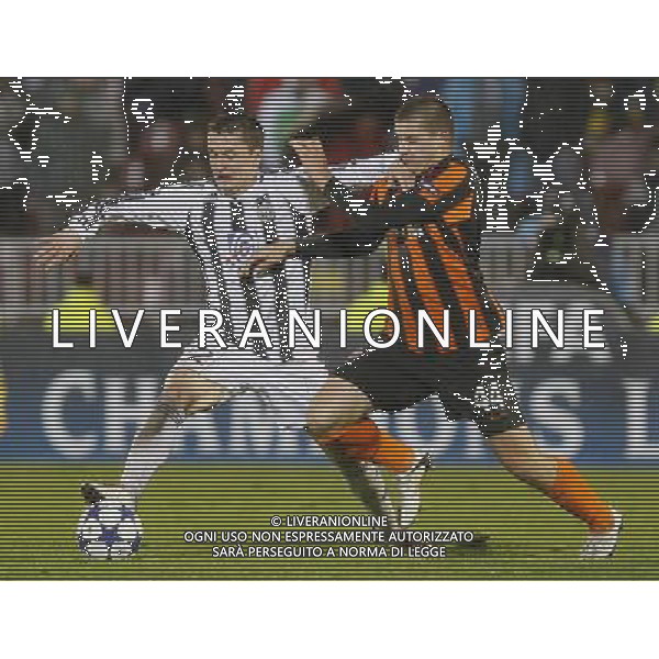 BELGRADO ( SERBIA) - COPPA UEFA CHAMPIONS LEAGUE 2010-2001 gruppo H : partita - Partizan Belgrade vs FC Shakhtar Donetsk nella foto: Sasa Ilic of Partizan Belgrade - Yaroslav Rakitskiy ( FC Shakhtar Donetsk) © Srdjan Stevanovic/Starsportphoto - Newspix.pl - Ag. Aldo Liverani sas ITALY ONLY 
