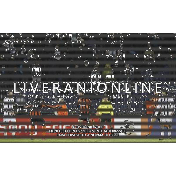BELGRADO ( SERBIA) - COPPA UEFA CHAMPIONS LEAGUE 2010-2001 gruppo H : partita - Partizan Belgrade vs FC Shakhtar Donetsk nella foto: Taras Stepanenko e Willian ( FC Shakhtar Donetsk) festeggiano il gol © Srdjan Stevanovic/Starsportphoto - Newspix.pl - Ag. Aldo Liverani sas ITALY ONLY 