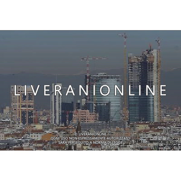 MILANO 24/11/2010 UNA GIORNATA DI SOLE A MILANO NELLA FOTO I GRATTACIELI DELLA ZONA GARIBALDI FOTO ROMANO/AG ALDO LIVERANI