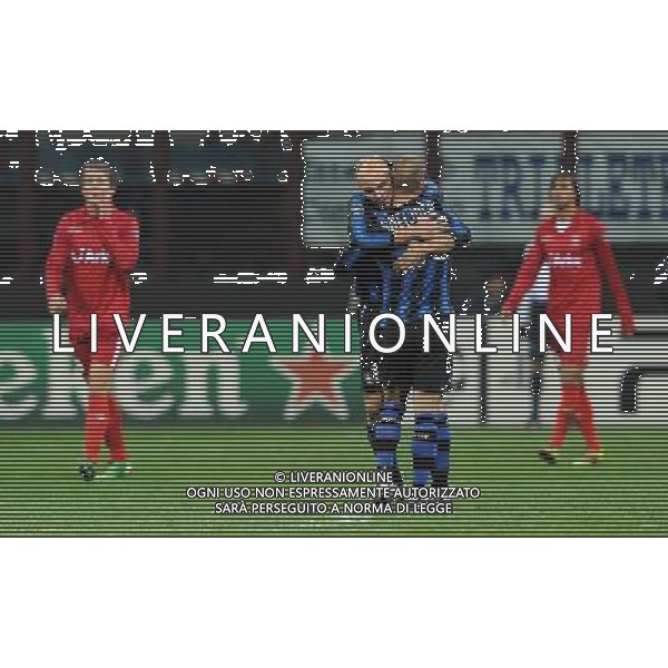 UEFA Champions League 2010/2011 Gruppo A Milano - 24.11.2010 Inter-Twente Nella Foto:cambiasso esulta con sneijder /Ph.Vitez-Ag. Aldo Liverani