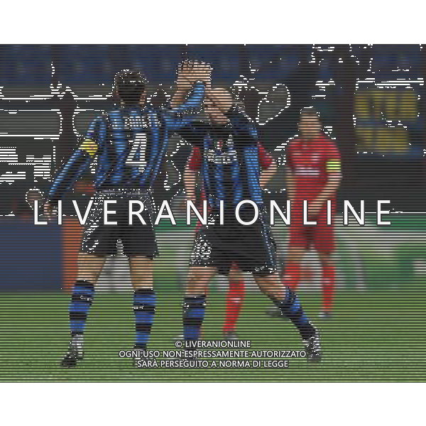 UEFA Champions League 2010/2011 Gruppo A Milano - 24.11.2010 Inter-Twente Nella Foto:cambiasso esulta con zanetti /Ph.Vitez-Ag. Aldo Liverani