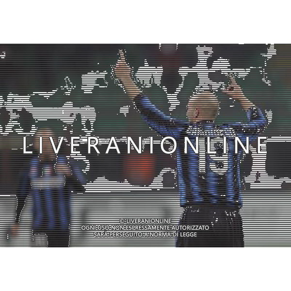 Inter - Twente Champions League 24/11/2010 nella foto esultanza dopo il gol di cambiasso ©Luzzani/Agenzia Aldo Liverani Sas