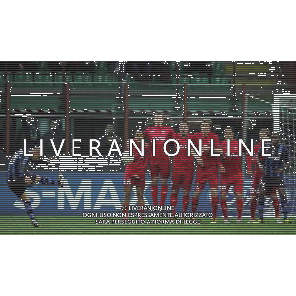 Milano 24-11-2010 Champions League 2010/11 inter-twente 1:0 nella foto punizione wesley sneijder ph marco luzzani/ag aldo liverani s.a.s.