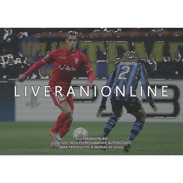 Milano 24-11-2010 Champions League 2010/11 inter-twente 1:0 nella foto nacer chadli e ivan cordoba ph marco luzzani/ag aldo liverani s.a.s.
