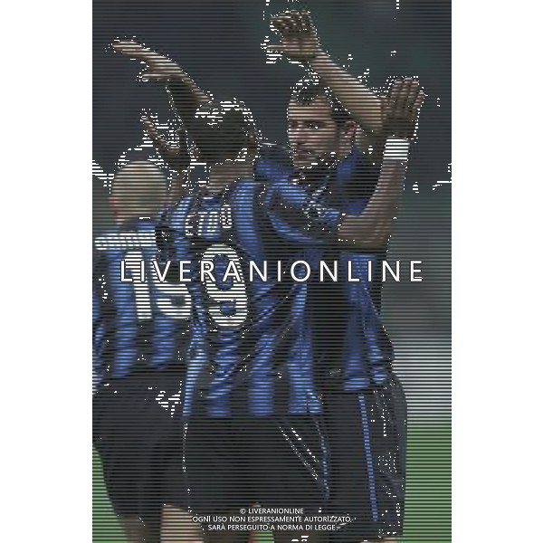 Milano 24-11-2010 Champions League 2010/11 inter-twente 1:0 nella foto dejan stankovic e samuel eto\'o esultano dopo il gol di esteban cambiasso ph marco luzzani/ag aldo liverani s.a.s.
