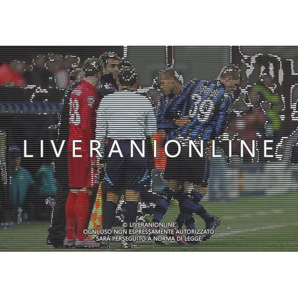 Milano 24-11-2010 Champions League 2010/11 inter-twente 1:0 nella foto davide santon sostituisce jonathan biabiany ph marco luzzani/ag aldo liverani s.a.s.