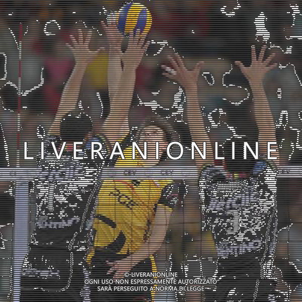 24.11.2010 LODZ- ATLAS ARENA (LODZ, POLAND - ATLAS ARENA) SIATKOWKA MEZCZYZN (MEN\'S VOLLEYBALL), CEV LIGA MISTRZOW MEZCZYZN (CEV VOLLEYBALL CHAMPIONS LEAGUE MEN\'S); GRUPA D (POOL D), MECZ PGE SKRA BELCHATOW - TRENTINO BETCLIC TRENTO (GAME PGE SKRA BELCHATOW - TRENTINO BET CLIC TRENTO) NELLA FOTO MATEJ KAZIYSKIY (L), MARIUSZ WLAZLY (C), EMANUELE BIRARELLI (P) FOTO LUKASZ GROCHALA/ CYFRASPORT/NEWSPIX.PL --- Newspix.pl AG ALDO LIVERANI ONLY ITALY *** Local Caption *** www.newspix.pl mail us: info@newspix.pl call us: 0048 022 23 22 222 --- Polish Picture Agency by Ringier Axel Springer Poland