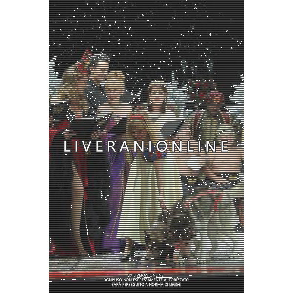 Pictured: Tina O\'Brien First Family Entertainment press launch photocall, PIccadilly Theatre, London, UK. 26/11/2010 Byline: Retna Pictures/Kiera Fyles /PHOTOSHOT/AG ALDO LIVERANI SAS - ITALY ONLY -