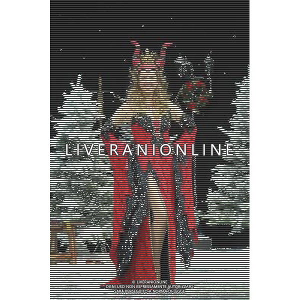 Pictured: Claire Sweeney First Family Entertainment press launch photocall, PIccadilly Theatre, London, UK. 26/11/2010 Byline: Retna Pictures/Kiera Fyles /PHOTOSHOT/AG ALDO LIVERANI SAS - ITALY ONLY -