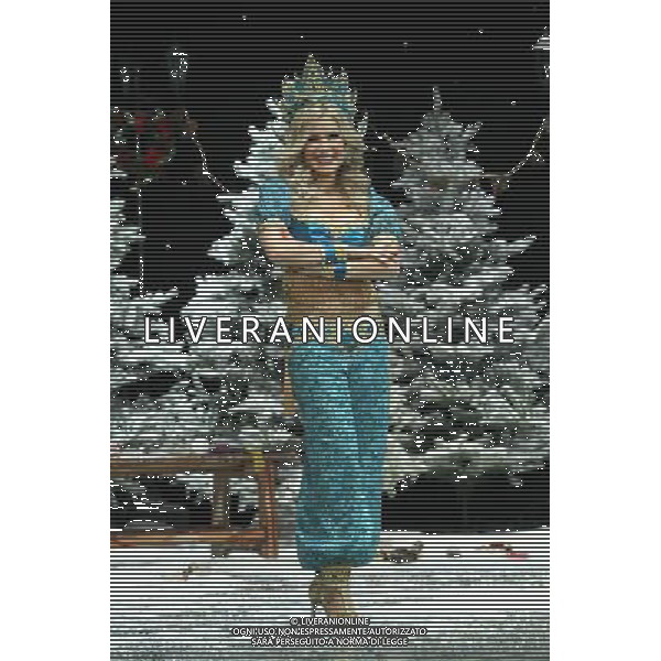 Pictured: Melinda Messenger First Family Entertainment press launch photocall, PIccadilly Theatre, London, UK. 26/11/2010 Byline: Retna Pictures/Kiera Fyles /PHOTOSHOT/AG ALDO LIVERANI SAS - ITALY ONLY -