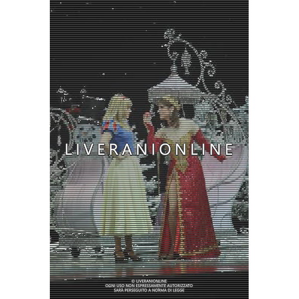 Pictured: Tina O\'Brien and Dina Payne First Family Entertainment press launch photocall, PIccadilly Theatre, London, UK. 26/11/2010 Byline: Retna Pictures/Kiera Fyles /PHOTOSHOT/AG ALDO LIVERANI SAS - ITALY ONLY -