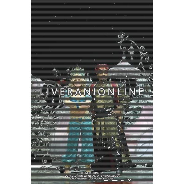 Pictured: Melinda Messenger and Don Gilet First Family Entertainment press launch photocall, PIccadilly Theatre, London, UK. 26/11/2010 Byline: Retna Pictures/Kiera Fyles /PHOTOSHOT/AG ALDO LIVERANI SAS - ITALY ONLY -