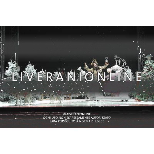 Pictured: David Hasselhoff and Barbara Windsor First Family Entertainment press launch photocall, PIccadilly Theatre, London, UK. 26/11/2010 Byline: Retna Pictures/Kiera Fyles /PHOTOSHOT/AG ALDO LIVERANI SAS - ITALY ONLY -