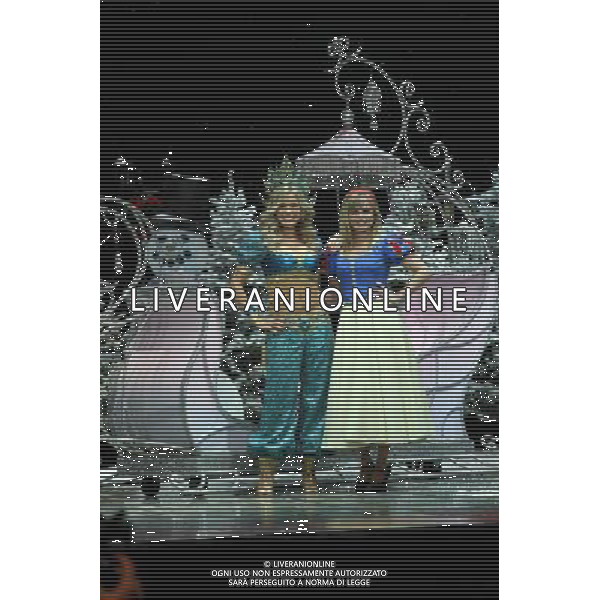 Pictured: Melinda Messenger and Tina O\'Brien First Family Entertainment press launch photocall, PIccadilly Theatre, London, UK. 26/11/2010 Byline: Retna Pictures/Kiera Fyles /PHOTOSHOT/AG ALDO LIVERANI SAS - ITALY ONLY -