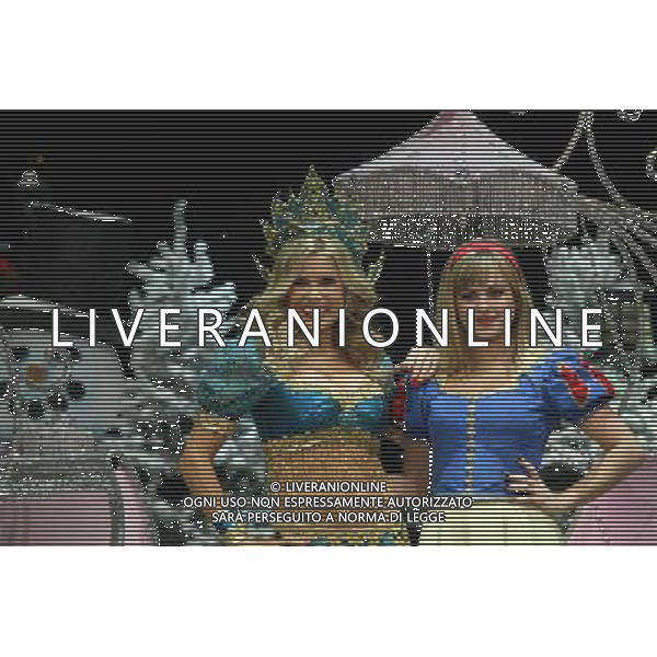 Pictured: Melinda Messenger and Tina O\'Brien First Family Entertainment press launch photocall, PIccadilly Theatre, London, UK. 26/11/2010 Byline: Retna Pictures/Kiera Fyles /PHOTOSHOT/AG ALDO LIVERANI SAS - ITALY ONLY -