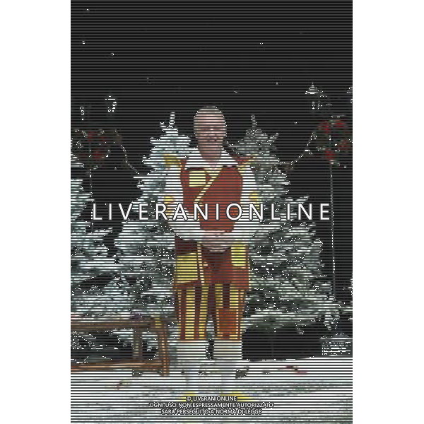 Pictured: Les Dennis First Family Entertainment press launch photocall, PIccadilly Theatre, London, UK. 26/11/2010 Byline: Retna Pictures/Kiera Fyles /PHOTOSHOT/AG ALDO LIVERANI SAS - ITALY ONLY -