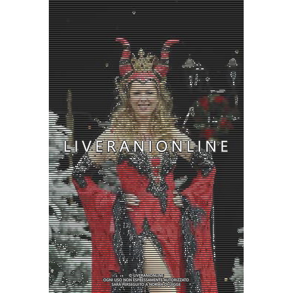 Pictured: Claire Sweeney First Family Entertainment press launch photocall, PIccadilly Theatre, London, UK. 26/11/2010 Byline: Retna Pictures/Kiera Fyles /PHOTOSHOT/AG ALDO LIVERANI SAS - ITALY ONLY -