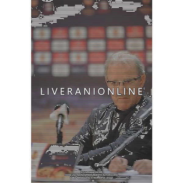 POZNAN 30.11.2010 CONFERENZA STAMPA JUVENTUS PRIMA DELLA PARTITA DI EUROPA LEAGUE 2010-2011 CONTRO IL LECH POZNAN nella foto: LUIGI DEL NERI ( allenatore) © JAKUB KACZMARCZYK/PRESSFOCUS / NEWSPIX.PL- Ag. Aldo Liverani sas ITALY ONLY 