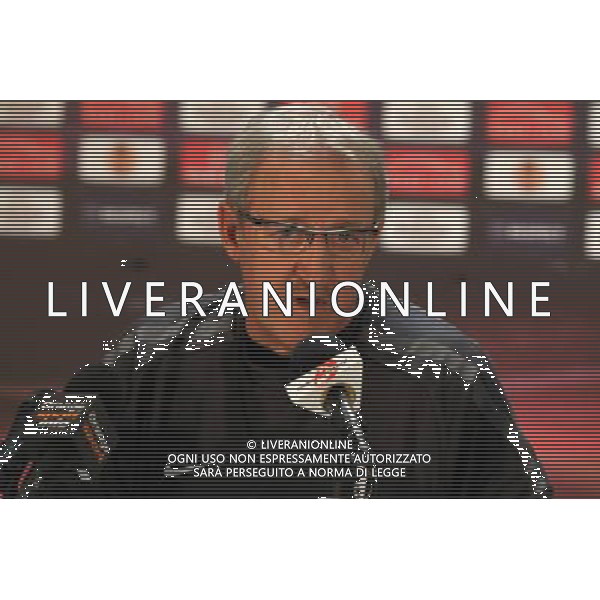 POZNAN 30.11.2010 CONFERENZA STAMPA JUVENTUS PRIMA DELLA PARTITA DI EUROPA LEAGUE 2010-2011 CONTRO IL LECH POZNAN nella foto: LUIGI DEL NERI ( allenatore) © Maciej Opala / Newspix.pl - Ag. Aldo Liverani sas ITALY ONLY *** Local Caption *** 