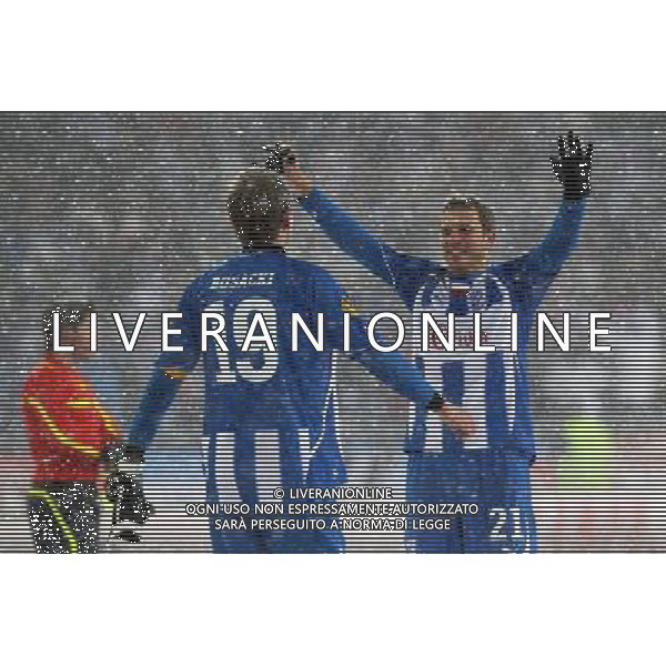 01.12.2010 POZNAN, POLSKA - STADION STADION MIEJSKI UL.BULGARSKA;( POZNAN - CITY STADIUM, BULGARSKA STREET ), PILKA NOZNA (FOOTBALL), LIGA EUROPEJSKA UEFA - LIGA EUROPY SEZON 2010/2011 GRUPA A (UEFA EUROPEAN LEAGUE 2010/2011 GROUP A), MECZ LECH POZNAN - FC JUVENTUS TURYN (LECH POZNAN - FC JUVENTUS TURIN) NZ LECH RADOSC; BARTOSZ BOSACKI (L), DIMITRIJE INJAC (P) FOTO JAKUB PIASCEKI/CYFRASPORT/NEWSPIX.PL --- Newspix.pl ©NEWSPIX.PL/Agenzia Aldo Liverani Sas - ITALY ONLY - POLONIA: LECH POZNAN - JUVENTUS UEFA EUROPA LEAGUE *** Local Caption *** www.newspix.pl mail us: info@newspix.pl call us: 0048 022 23 22 222 --- Polish Picture Agency by Ringier Axel Springer Poland