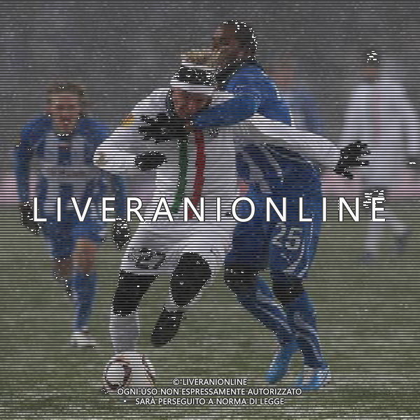 POLONIA: LECH POZNAN - JUVENTUS UEFA EUROPA LEAGUE 01/12/2010 nella foto MILOS KRASNIC (L) LUIS HENRIQUEZ ©MATEUSZ TRZUSKOWSKI/CYFRASPORT/ Newspix.pl /Agenzia Aldo Liverani Sas - ITALY ONLY - EDITORIAL USE ONLY - *** Local Caption *** www.newspix.pl mail us: info@newspix.pl call us: 0048 022 23 22 222 --- Polish Picture Agency by Ringier Axel Springer Polandwww.newspix.pl mail us: info@newspix.pl call us: 0048 022 23 22 222 --- Polish Picture Agency by Ringier Axel Springer Poland