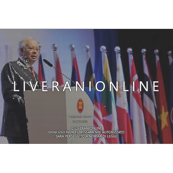 (101130) -- KUALA LUMPUR, Nov. 30, 2010 () -- Malaysian Prime Minister Najib Razak speaks during the Seventh ASEAN Finance Ministers\' Investors Seminar in Kuala Lumpur, capital of Malaysia, Nov. 30, 2010. (/Chong Voon Chung) (lyi) AG. ALDO LIVERANI SAS ITALY ONLY