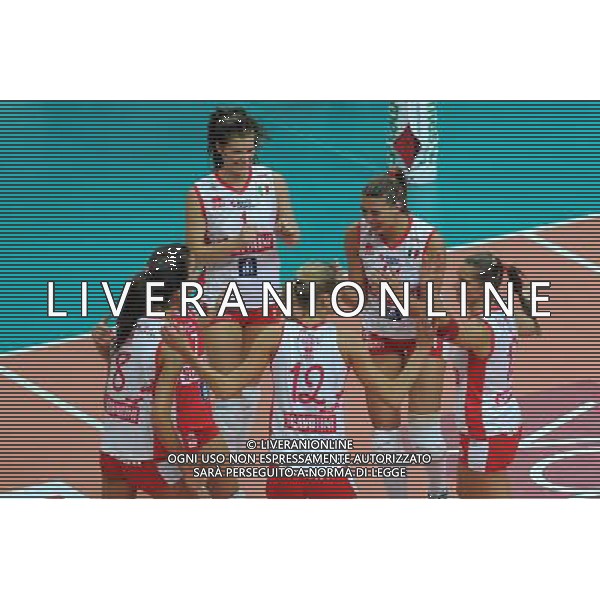 Findomestic Volley Cup - Campionato Pallavolo Serie A1 Femminile Busto Arsizio (VA) 5-12-2010 Yamamay Busto Arsizio - Scavolini Pesaro nella foto: Pesaro esulta foto Garavaglia - ag. Aldo Liverani sas