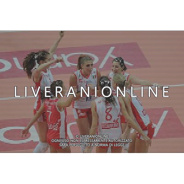 Findomestic Volley Cup - Campionato Pallavolo Serie A1 Femminile Busto Arsizio (VA) 5-12-2010 Yamamay Busto Arsizio - Scavolini Pesaro nella foto: Pesaro esulta foto Garavaglia - ag. Aldo Liverani sas