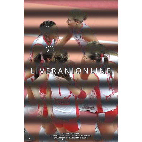 Findomestic Volley Cup - Campionato Pallavolo Serie A1 Femminile Busto Arsizio (VA) 5-12-2010 Yamamay Busto Arsizio - Scavolini Pesaro nella foto: Pesaro esulta foto Garavaglia - ag. Aldo Liverani sas